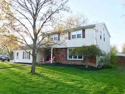 Homes For Sale - 20 Therin Dr <br/> Hamburg, NY 14075