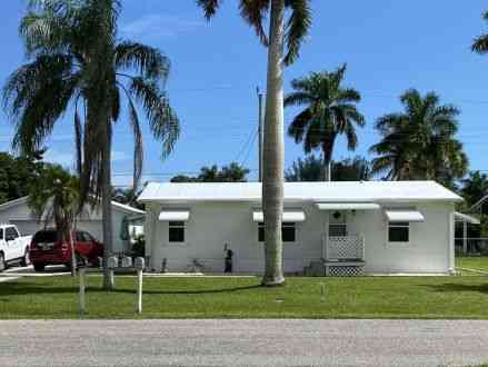 Mobile Home For Sale - 12201 PALM DR <br/> FORT MYERS, FL 33908
