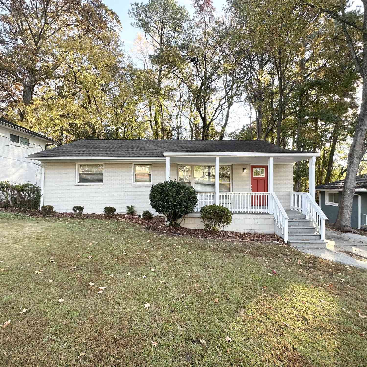 Homes For Sale - 2228 SW Springdale Circle<br/> Atlanta, GA 30315