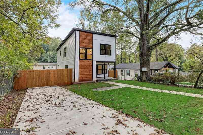 Homes For Sale - 1930 Pinedale Drive NW<br/> Atlanta, GA 30314