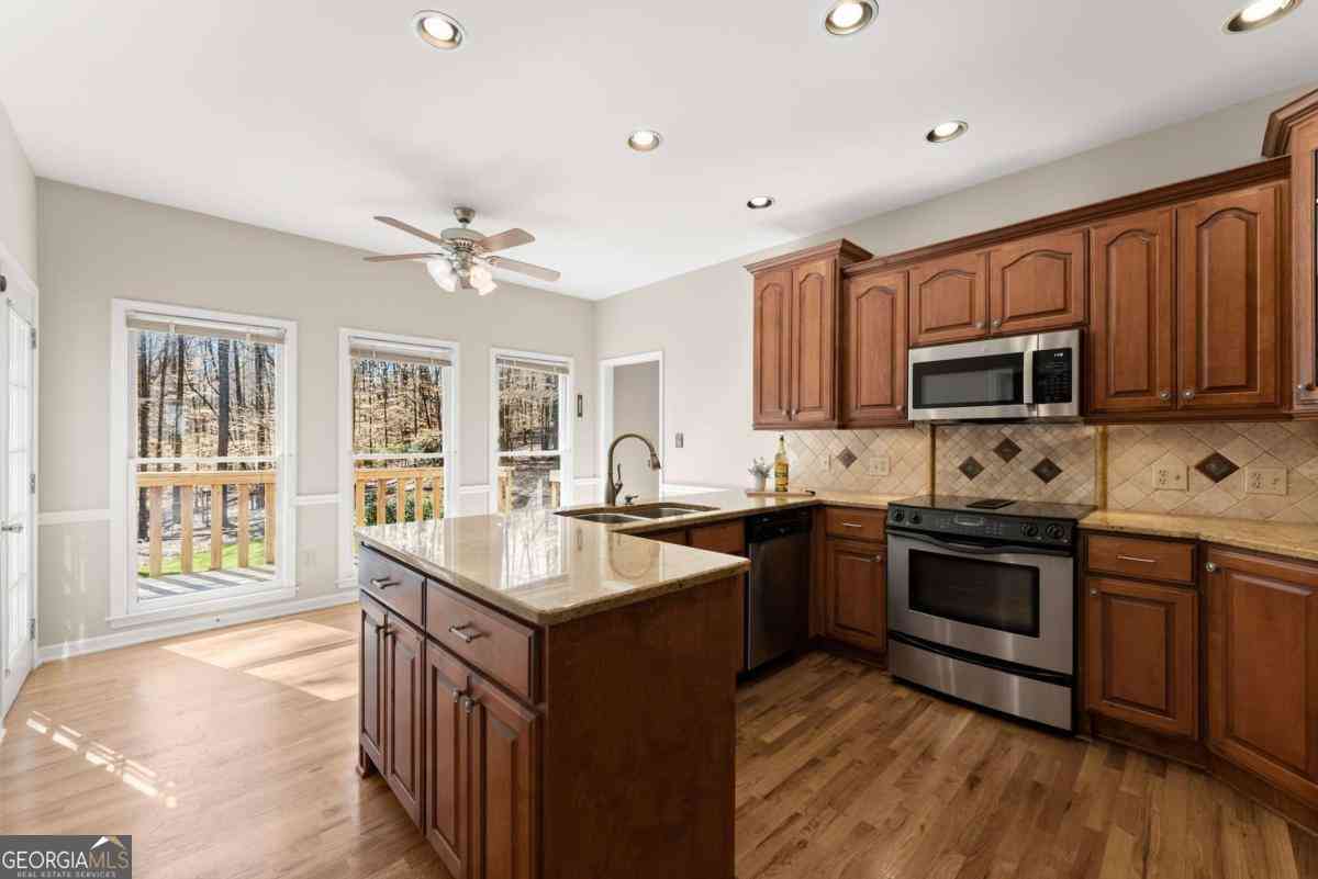 Homes Sold - 400 Surveyors Point<br/> Suwanee, GA 30024