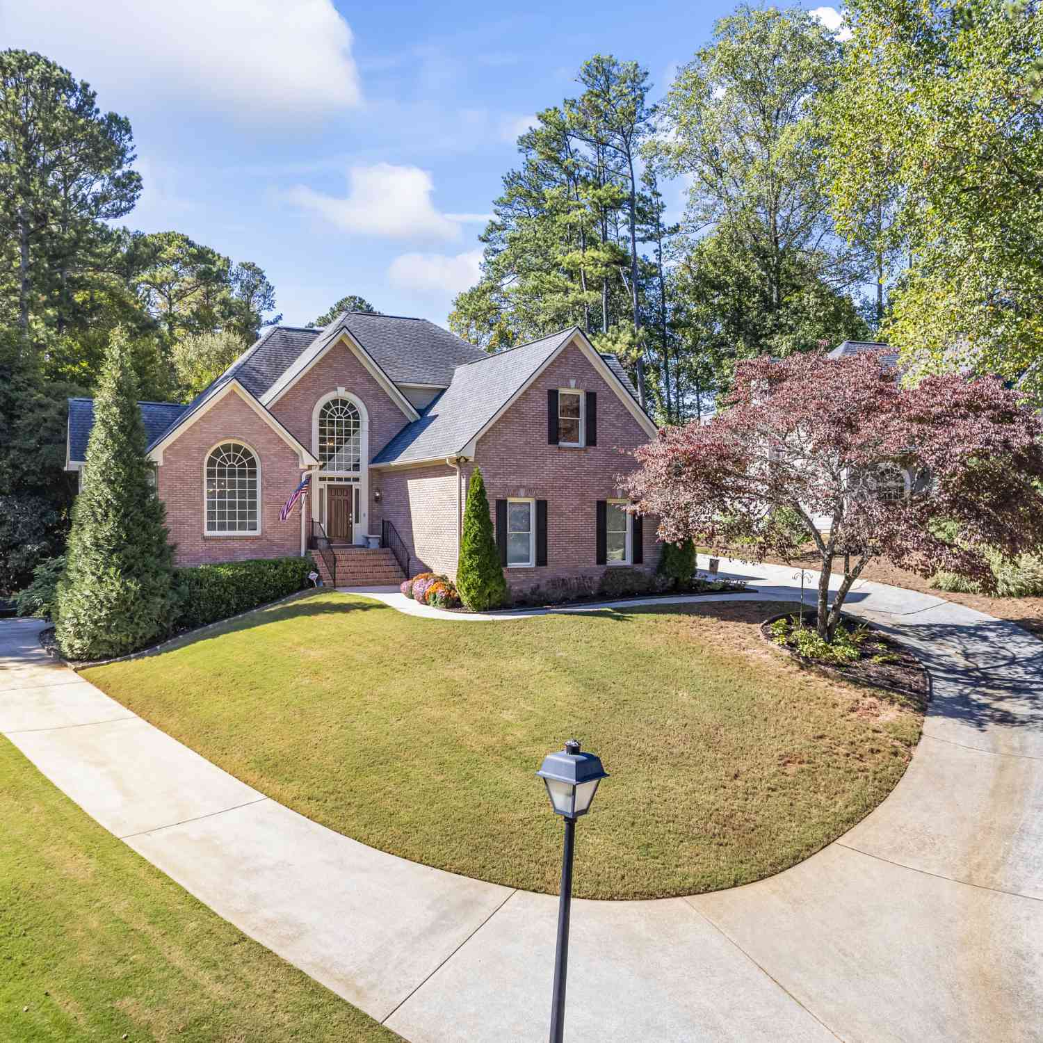 Homes Sold - 560 Hunt River Way<br/> Suwanee, GA 30024
