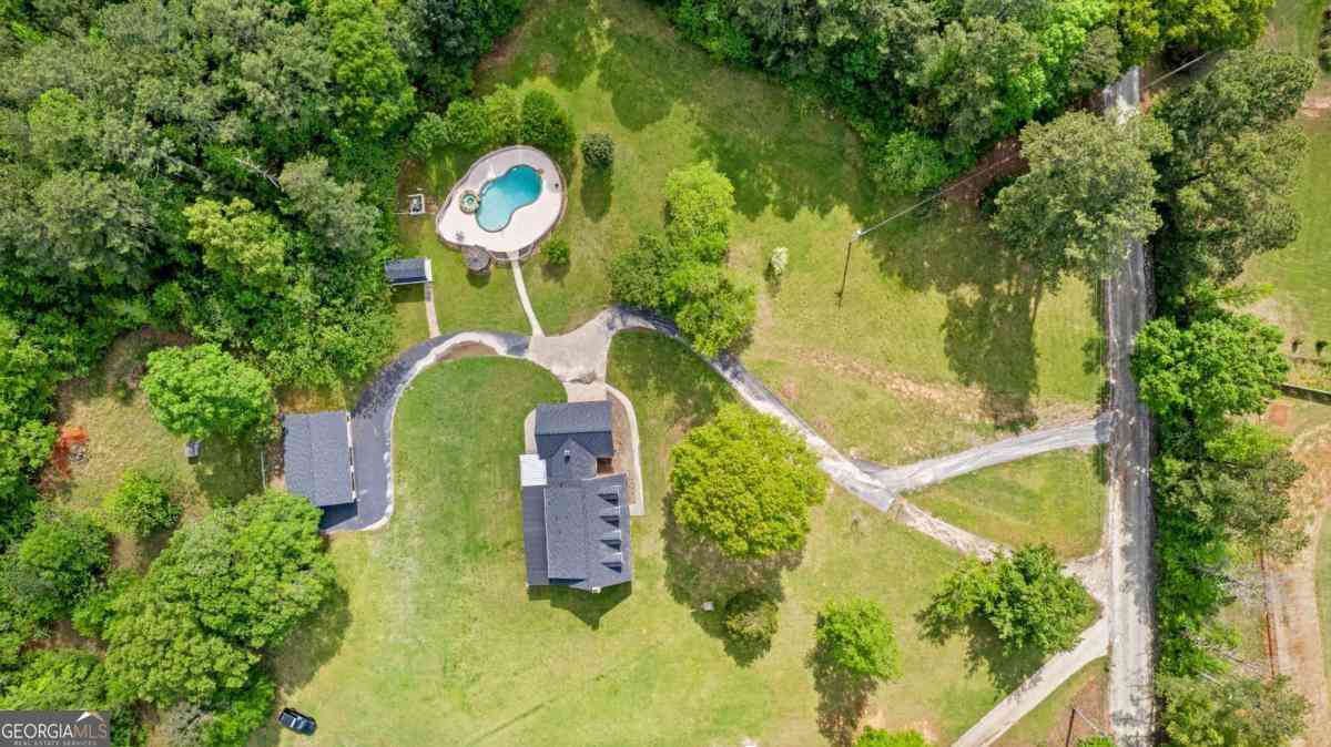 Homes For Sale - 550 Davis Road<br/> Fayetteville, GA 30215