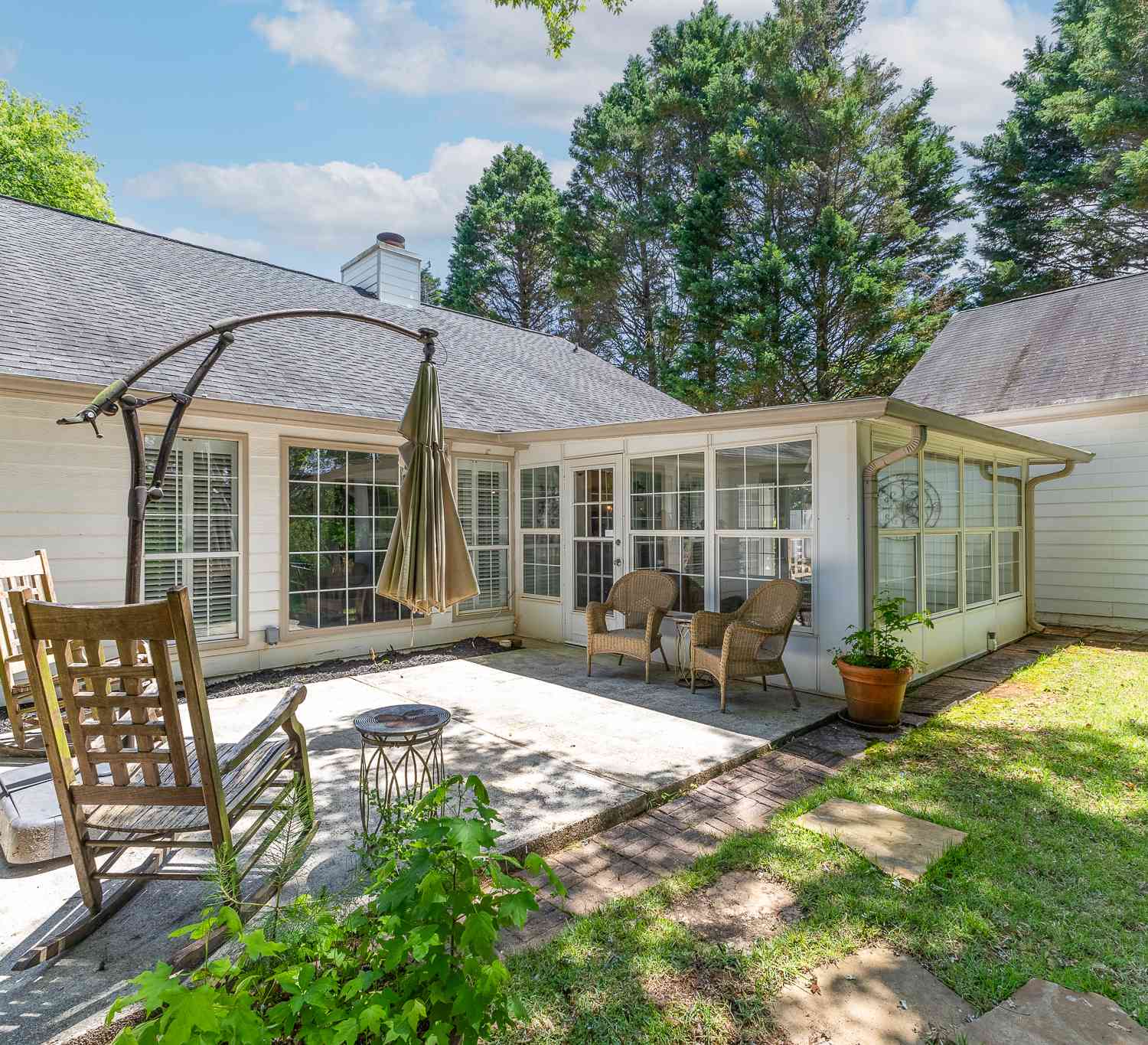 Homes Sold - 3335 Ashton Drive<br/> Suwanee, GA 30024