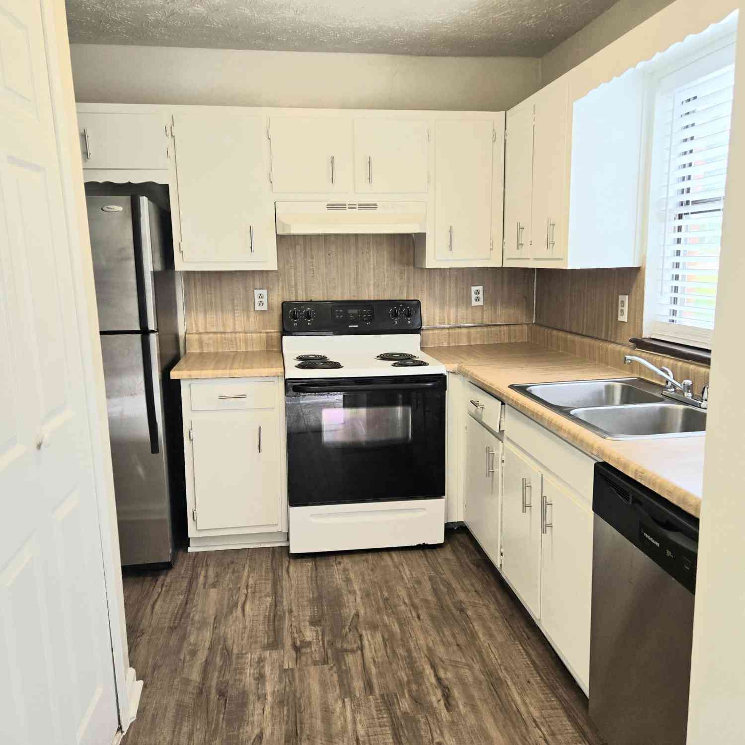 Townhouse For Sale - 3800 Travis Trace<br/> Dekalb County, Decatur, GA 30032