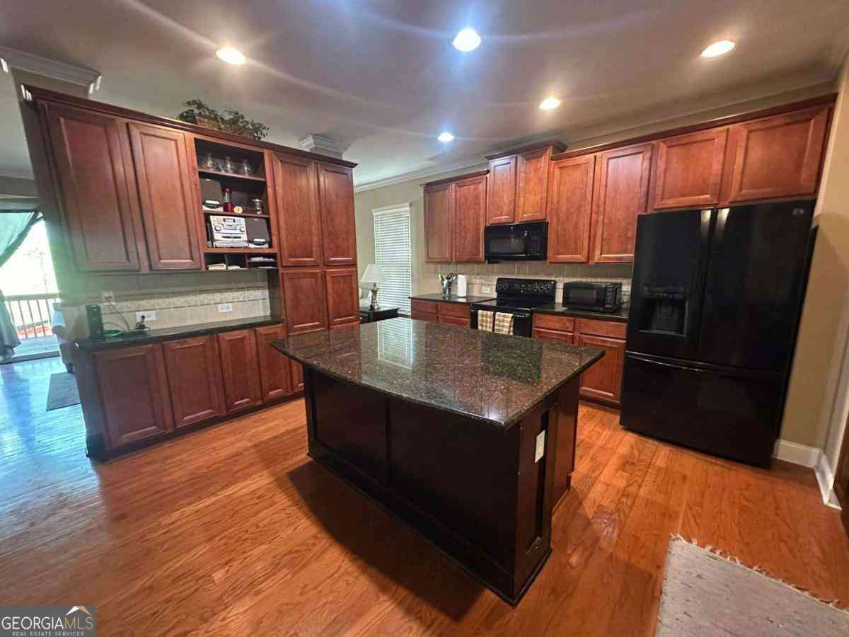 Townhouse Sold - 288 Blue Pointe Court<br/> Suwanee, GA 30024