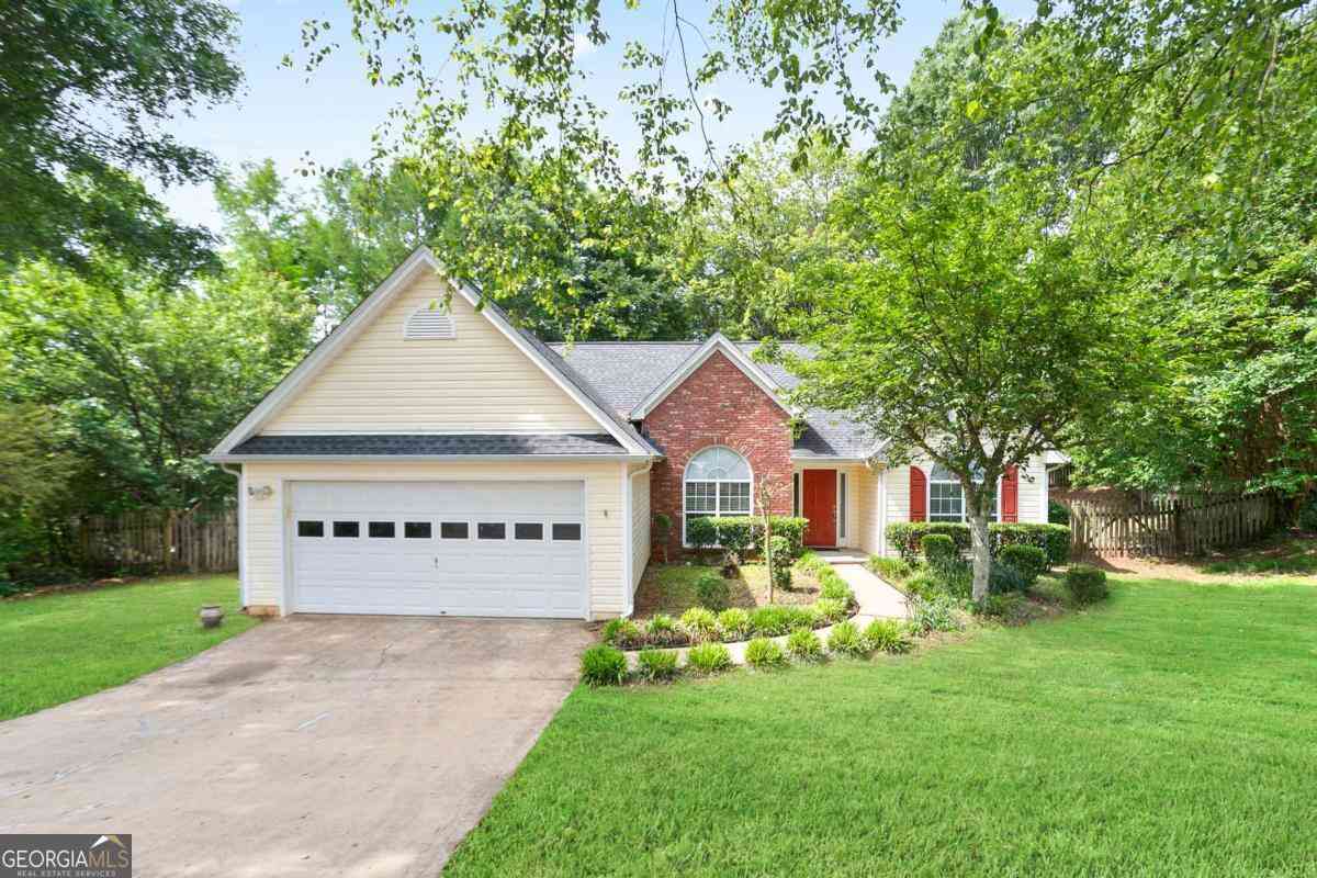 Homes Sold - 174 Saint Georges Court<br/> Suwanee, GA 30024