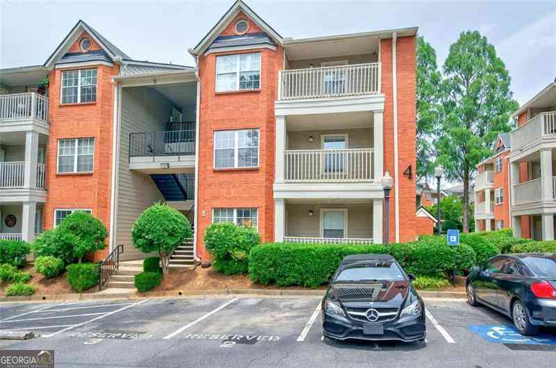 Homes For Sale - 4106 Chastain Park Court NE<br/> Atlanta, GA 30342
