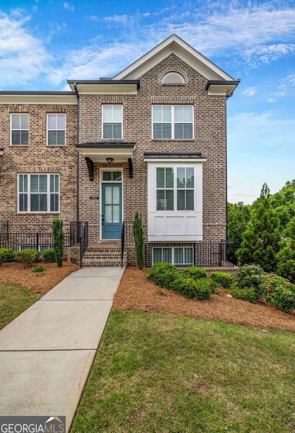 Townhouse Sold - 4565 Sims Park Overlook<br/> Suwanee, GA 30024