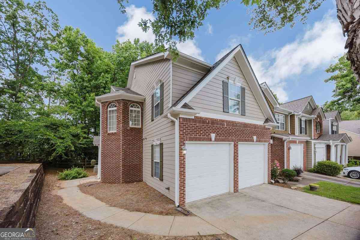 Townhouse For Sale - 2700 Pierce Brennen Court<br/> Lawrenceville, GA 30043