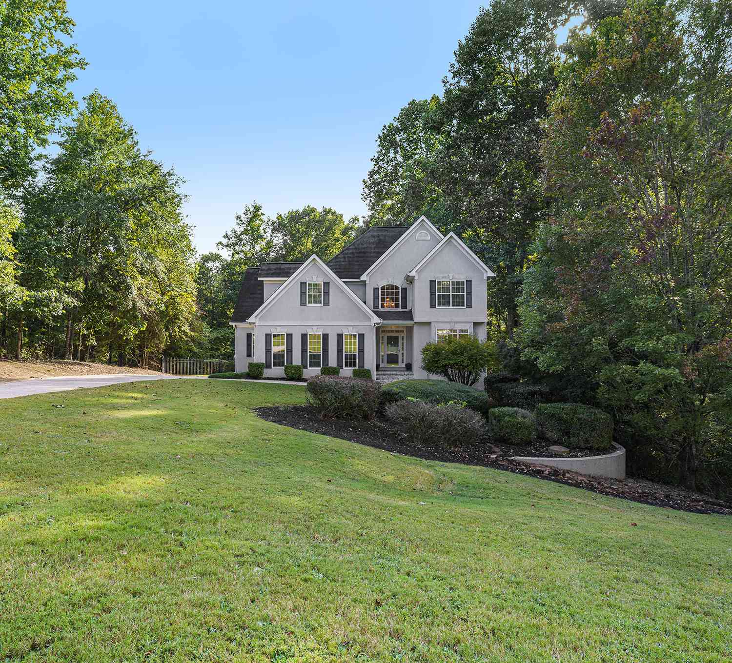 Homes For Sale - 407 River Forest Drive<br/> Henry County, Mcdonough, GA 30252