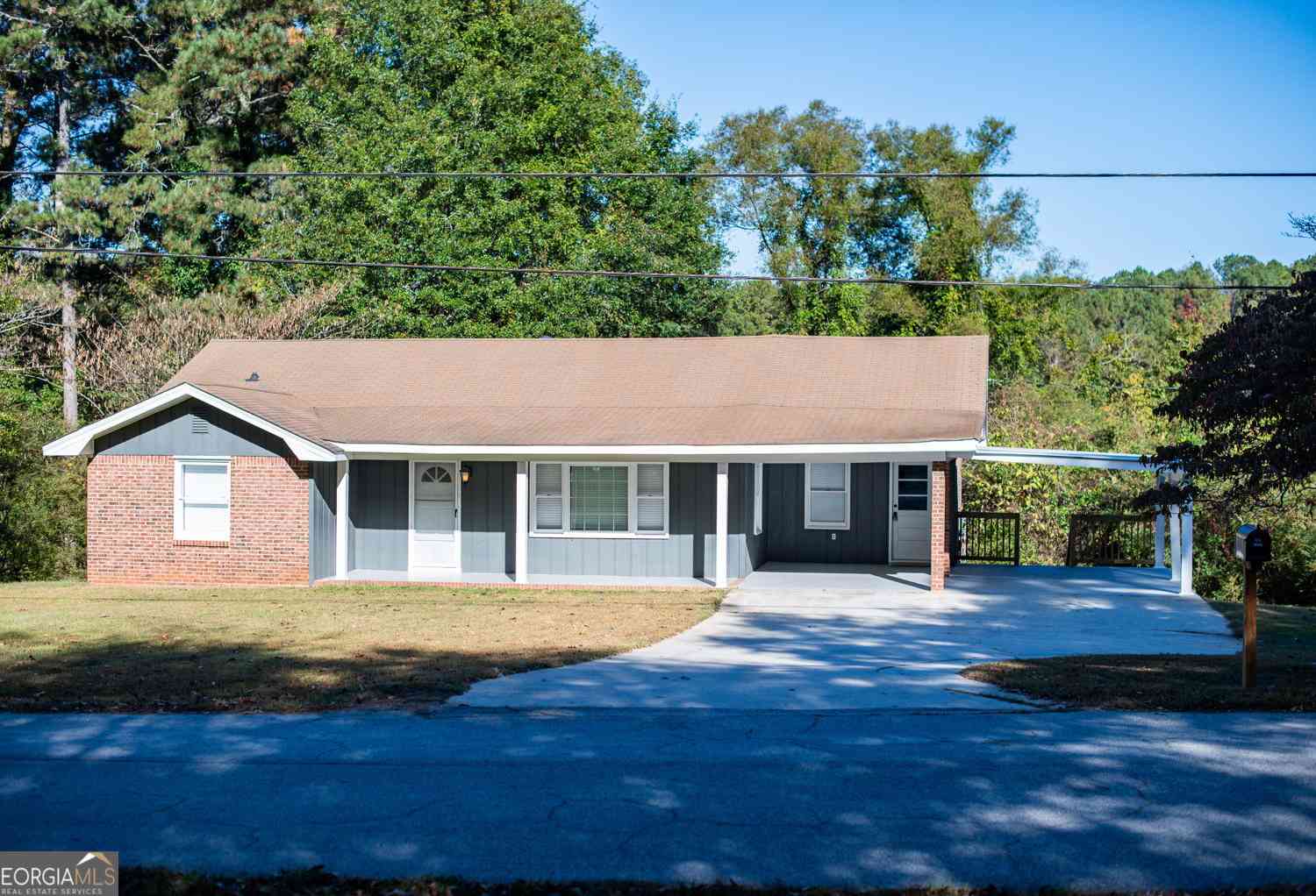 Homes For Sale - 8196 Lakeview Drive SW<br/> Newton County, Covington, GA 30014