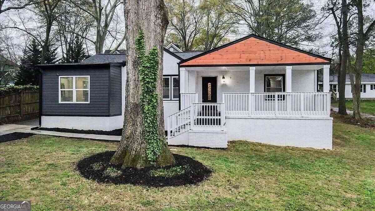 Homes For Sale - 2769 Glenwood Avenue SE<br/> Atlanta, GA 30317