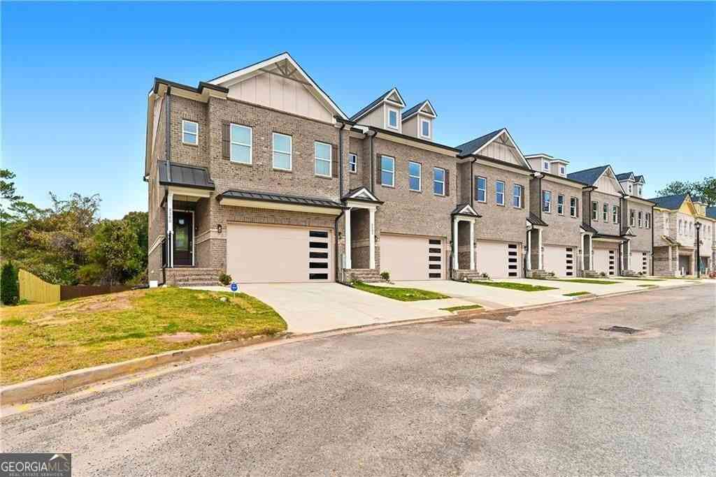 Townhouse For Sale - 3366 Sarah Trail #4<br/> Decatur, GA 30032