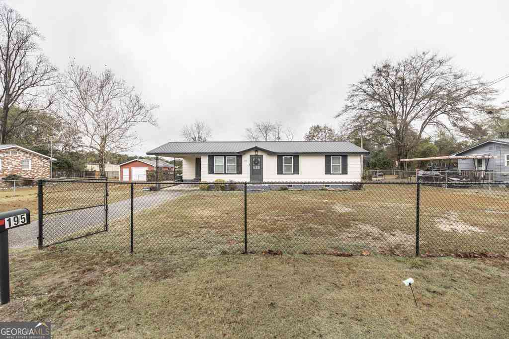 Homes For Sale - 195 Wimberly Drive<br/> Jeffersonville, GA 31044