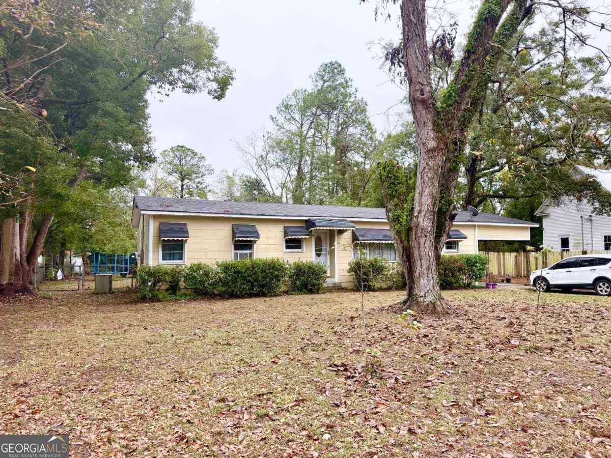 Homes For Sale - 402 S Berrien Street<br/> Berrien County, Nashville, GA 31639