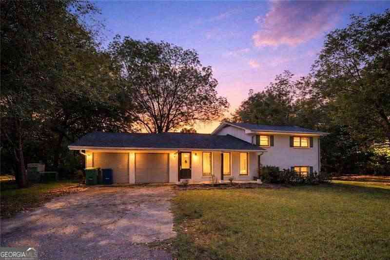 Homes For Sale - 2761 Zane Grey Drive SE<br/> Atlanta, GA 30316