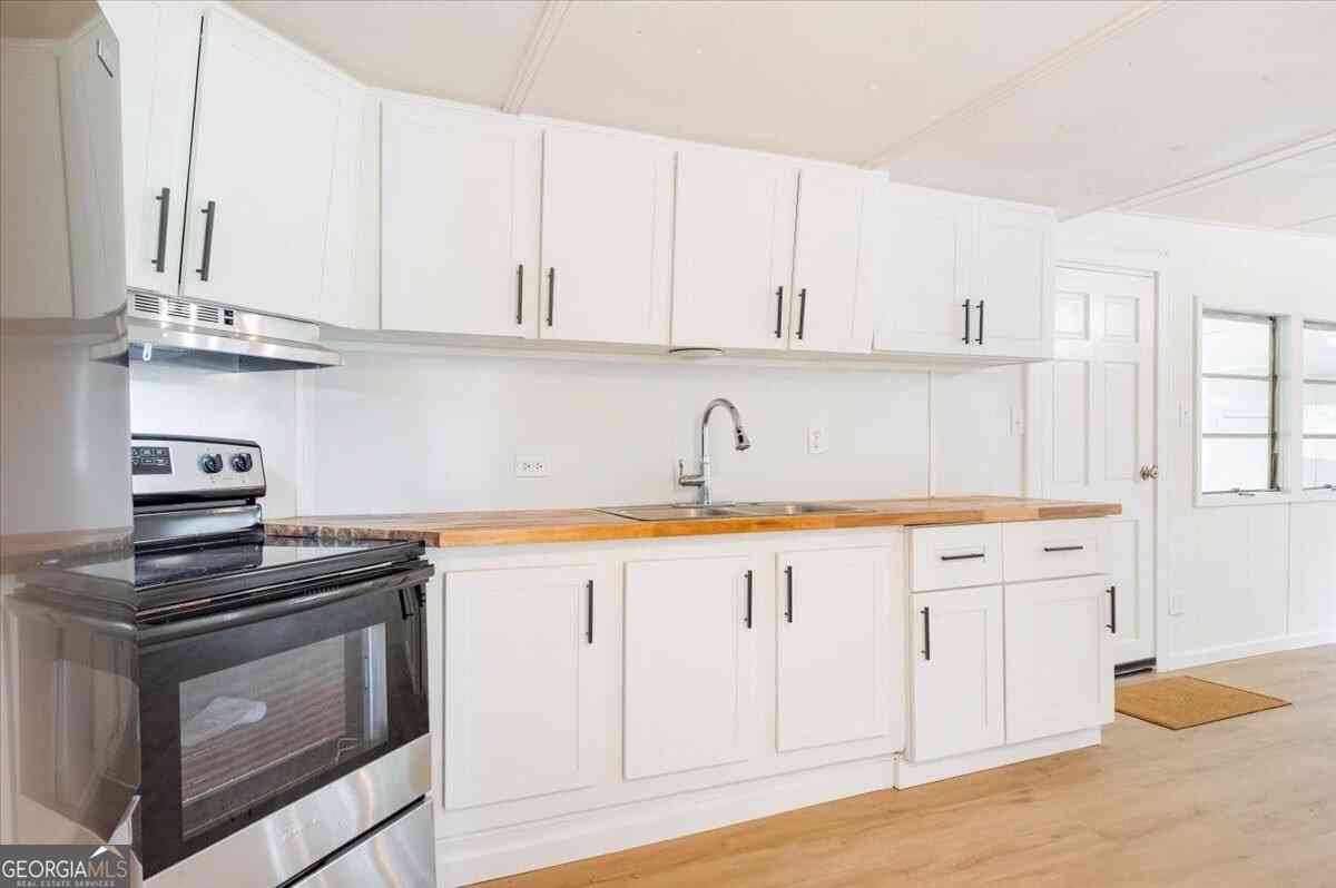 Mobile Home For Sale - 24 Sangster Road<br/> Jesup, GA 31545
