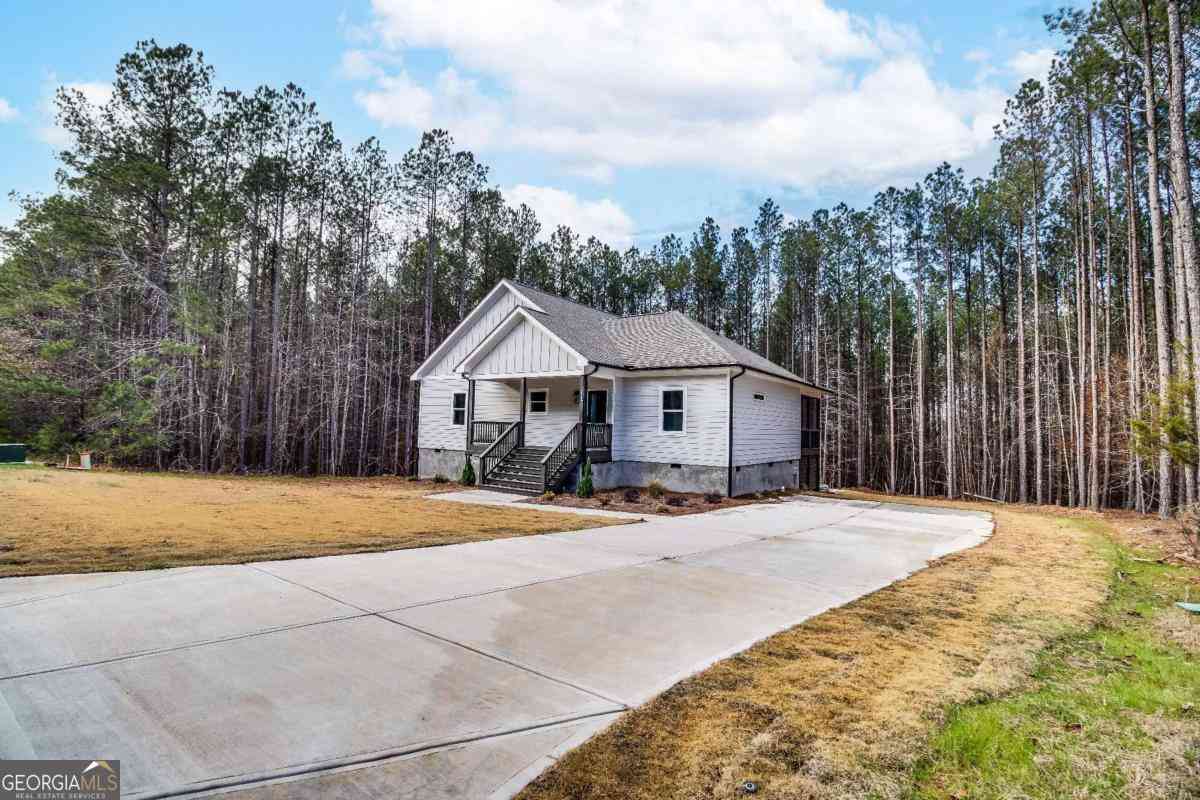 Homes For Sale - 1165 Watersedge Cove<br/> Tignall, GA 30668