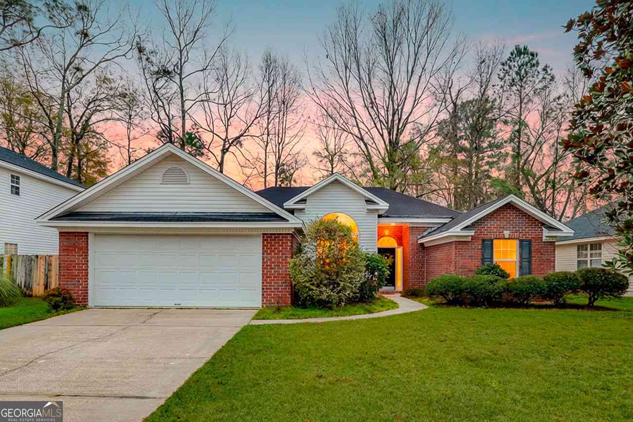 Homes For Sale - 220 Parkview Court<br/> Savannah, GA 31419