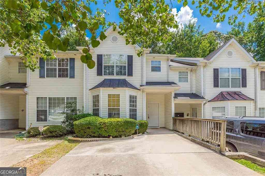 Townhouse For Sale - 6708 Sunset Hills Boulevard<br/> Clayton County, Rex, GA 30273
