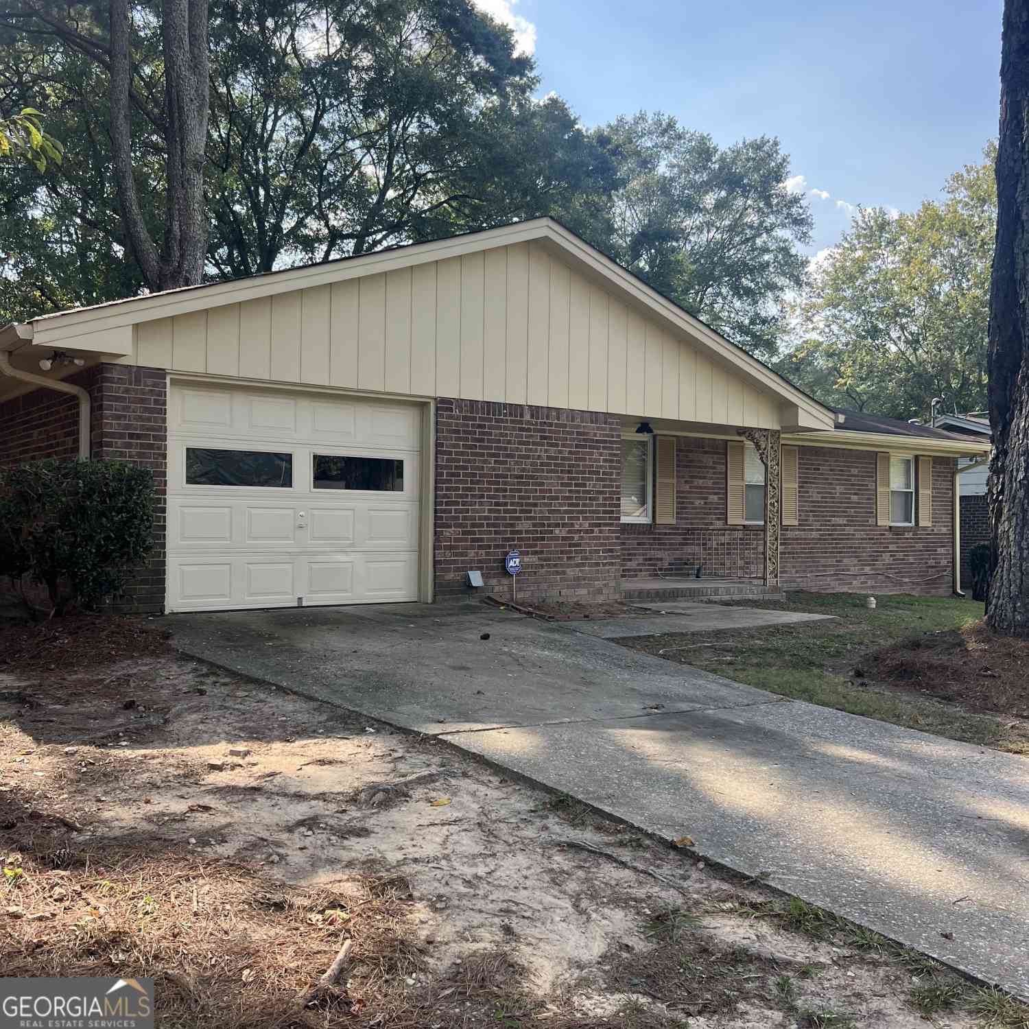 Homes For Sale - 6435 Connell Road<br/> Atlanta, GA 30349
