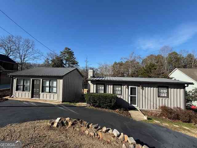 Homes For Sale - 6052 Seminole Drive<br/> Flowery Branch, GA 30542