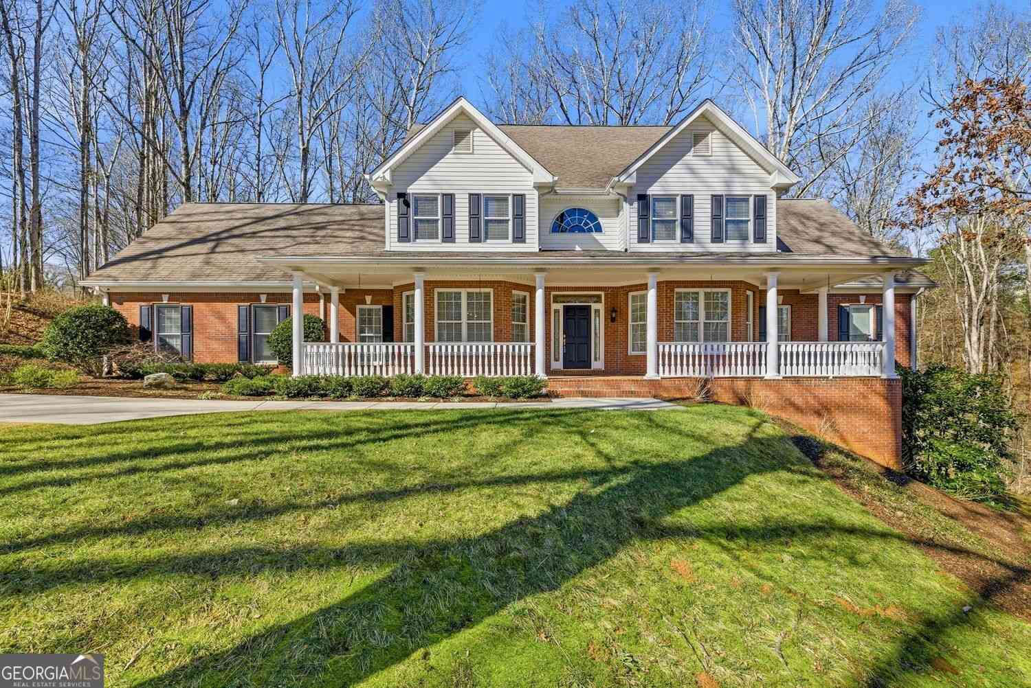 Homes For Sale - 5576 Riverwalk Court<br/> Gainesville, GA 30506