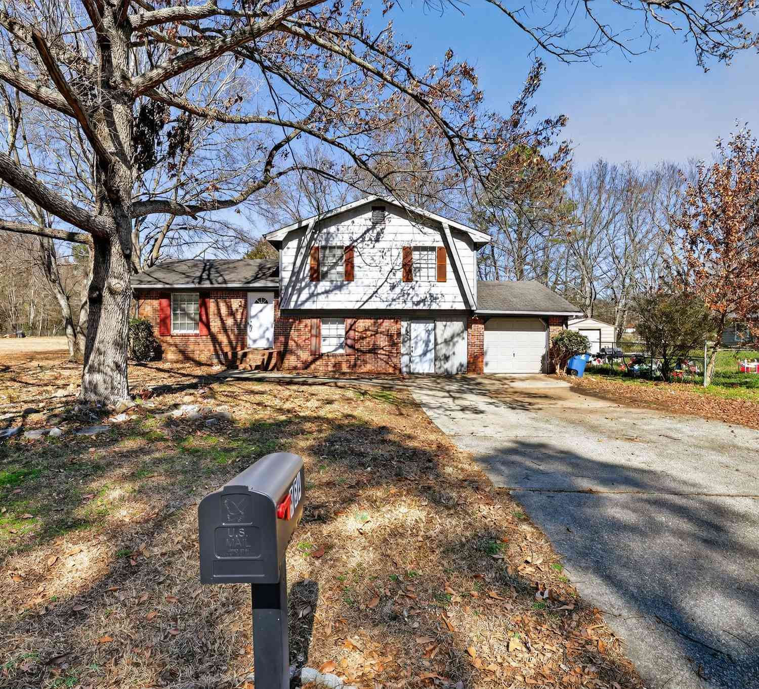 Homes For Sale - 954 Cochise Trail SE<br/> Rockdale County, Conyers, GA 30094