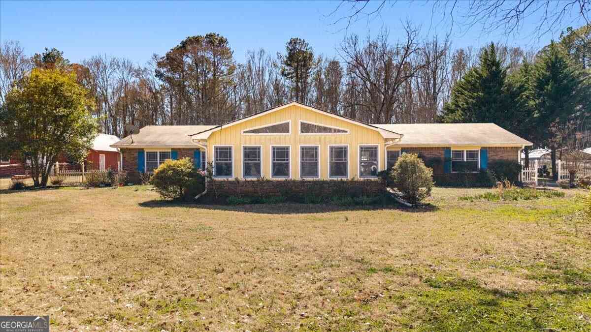Homes For Sale - 137 Meadow Wood Lane<br/> Monroe, GA 30656