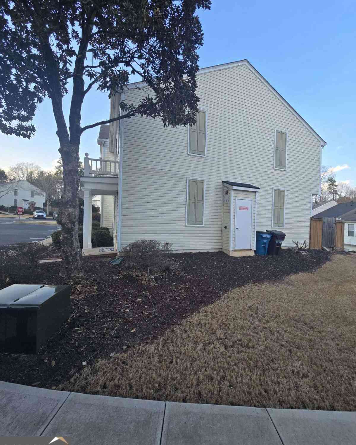 Townhouse For Sale - 1090 Kilmington Court<br/> Alpharetta, GA 30009