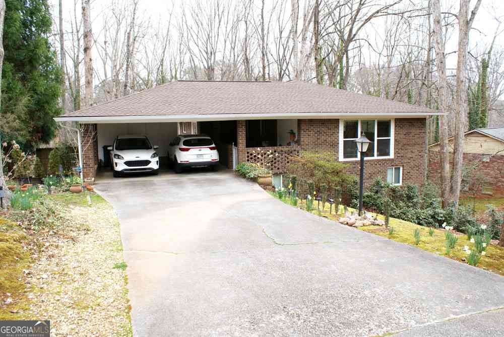 Homes For Sale - 1146 Lakeshore Drive<br/> Gainesville, GA 30501