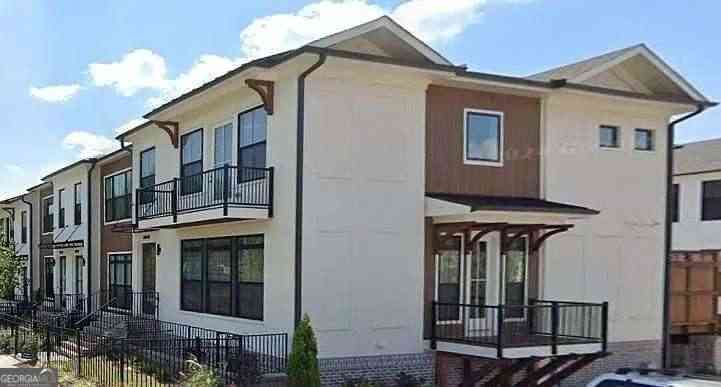 Townhouse For Sale - 112 Downing Drive<br/> Alpharetta, GA 30022