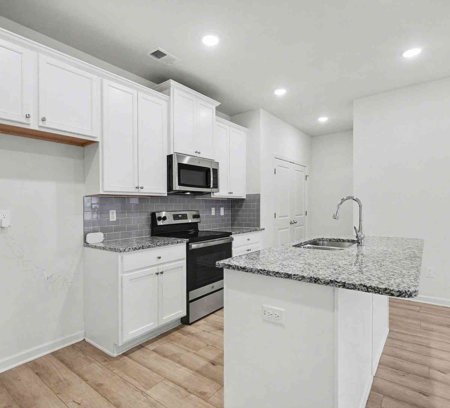 Townhouse For Sale - 4574 Bishops Lane<br/> Hall County, Oakwood, GA 30566