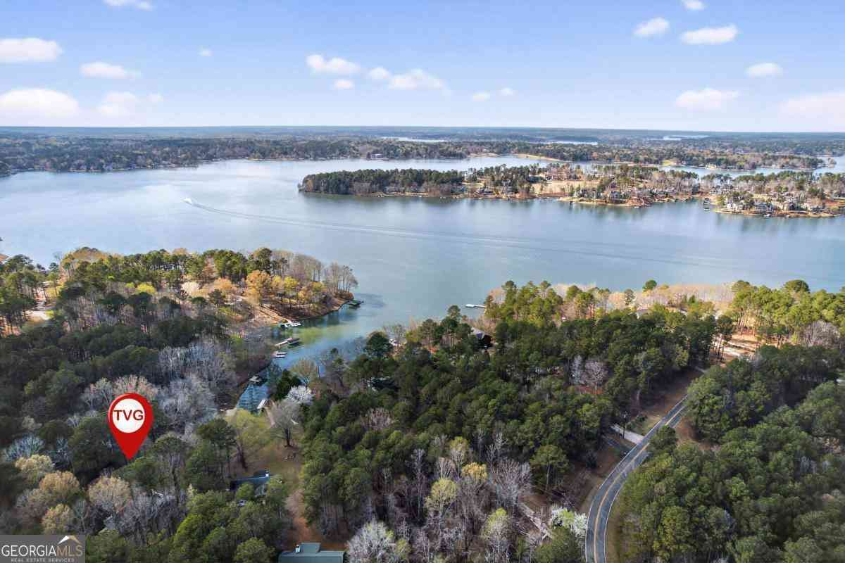 Homes For Sale - 381 E River Bend Drive<br/> Eatonton, GA 31024