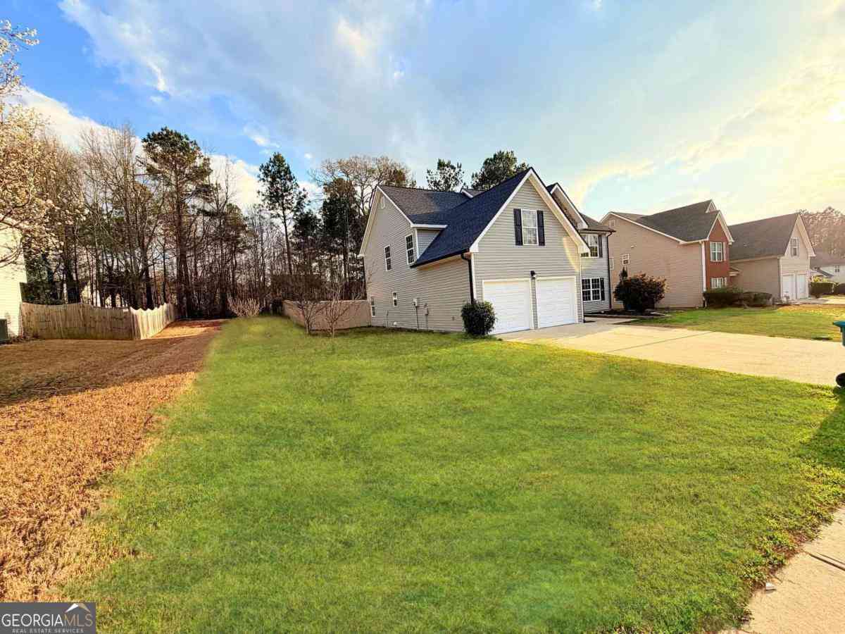 Homes For Sale - 227 Millstone Drive<br/> Hampton, GA 30228