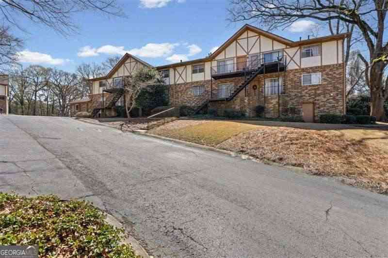 Condo For Sale - 1225 Church Street #J<br/> Dekalb County, Decatur, GA 30030