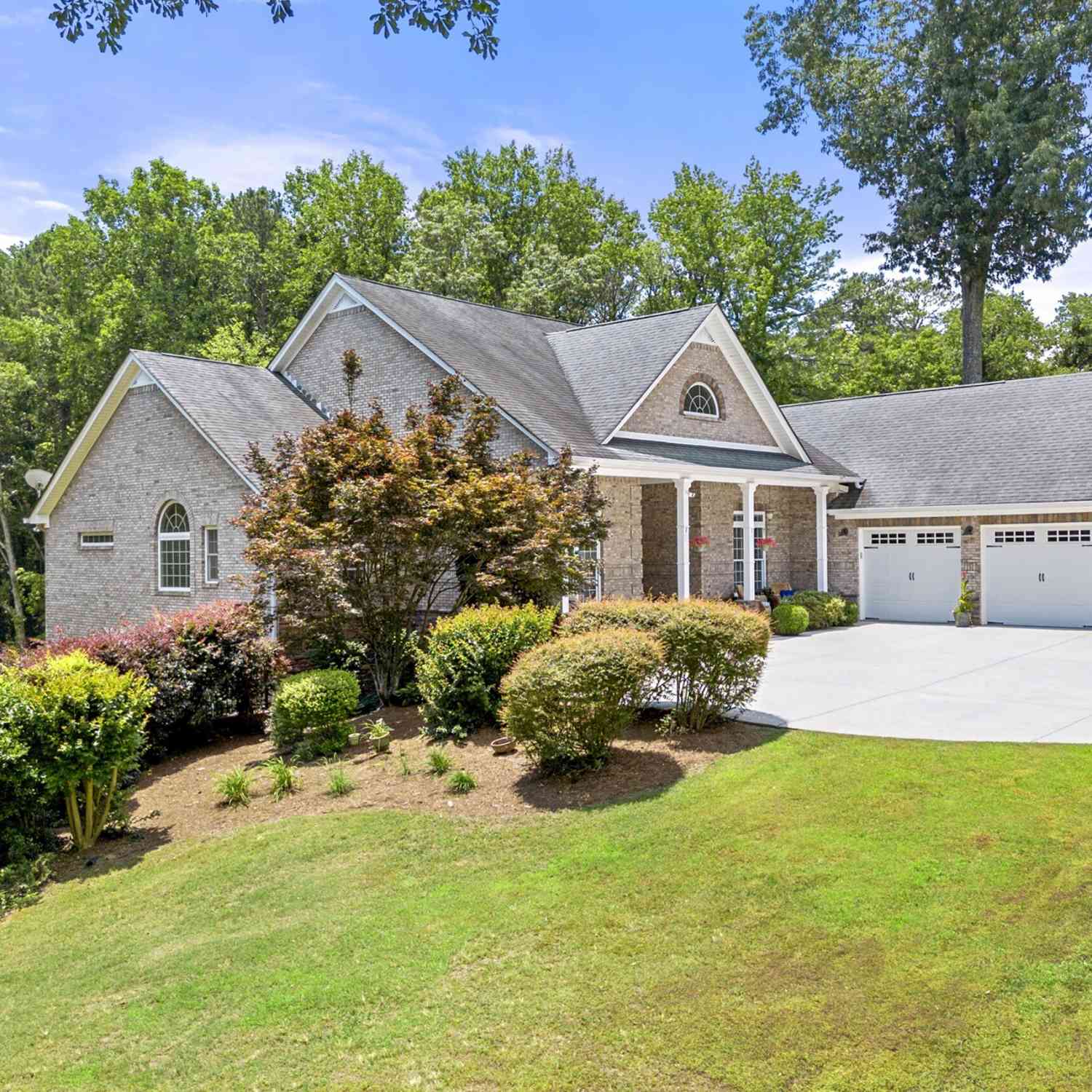 Homes For Sale - 4829 Moon Road<br/> Powder Springs, GA 30127