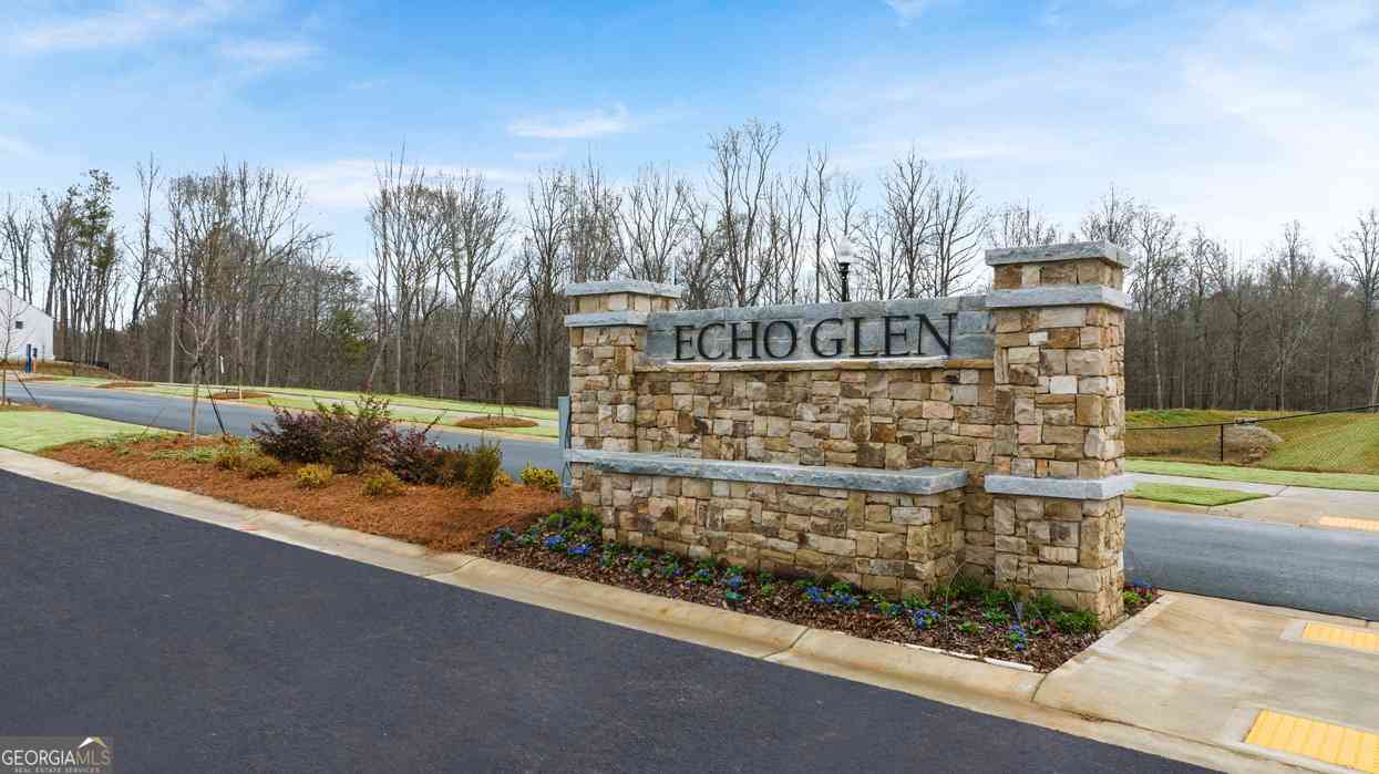 Townhouse For Sale - 420 Reflection Drive<br/> Stockbridge, GA 30281