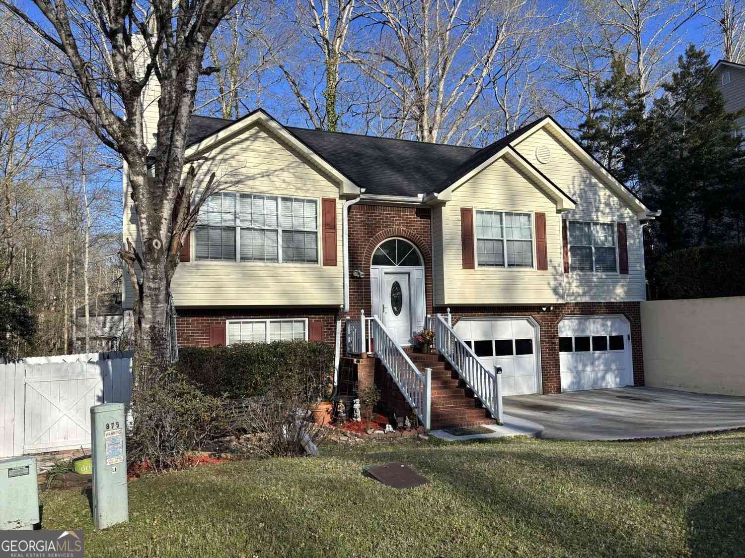 Homes For Sale - 875 Long Branch Circle<br/> Sugar Hill, GA 30518