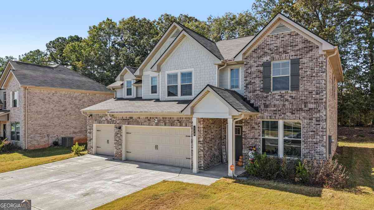 Homes For Sale - 120 Cabin Way<br/> Henry County, Hampton, GA 30228