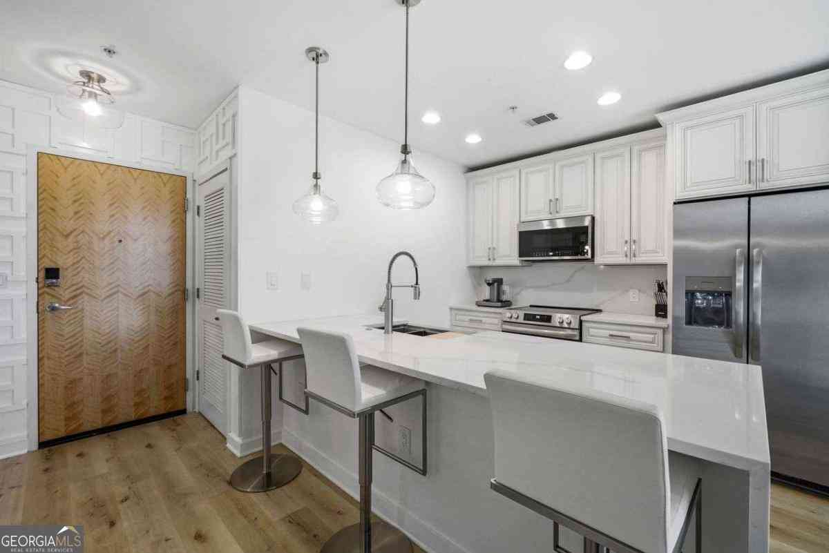 Condo For Sale - 400 W Peachtree Street NW #705<br/> Atlanta, GA 30308