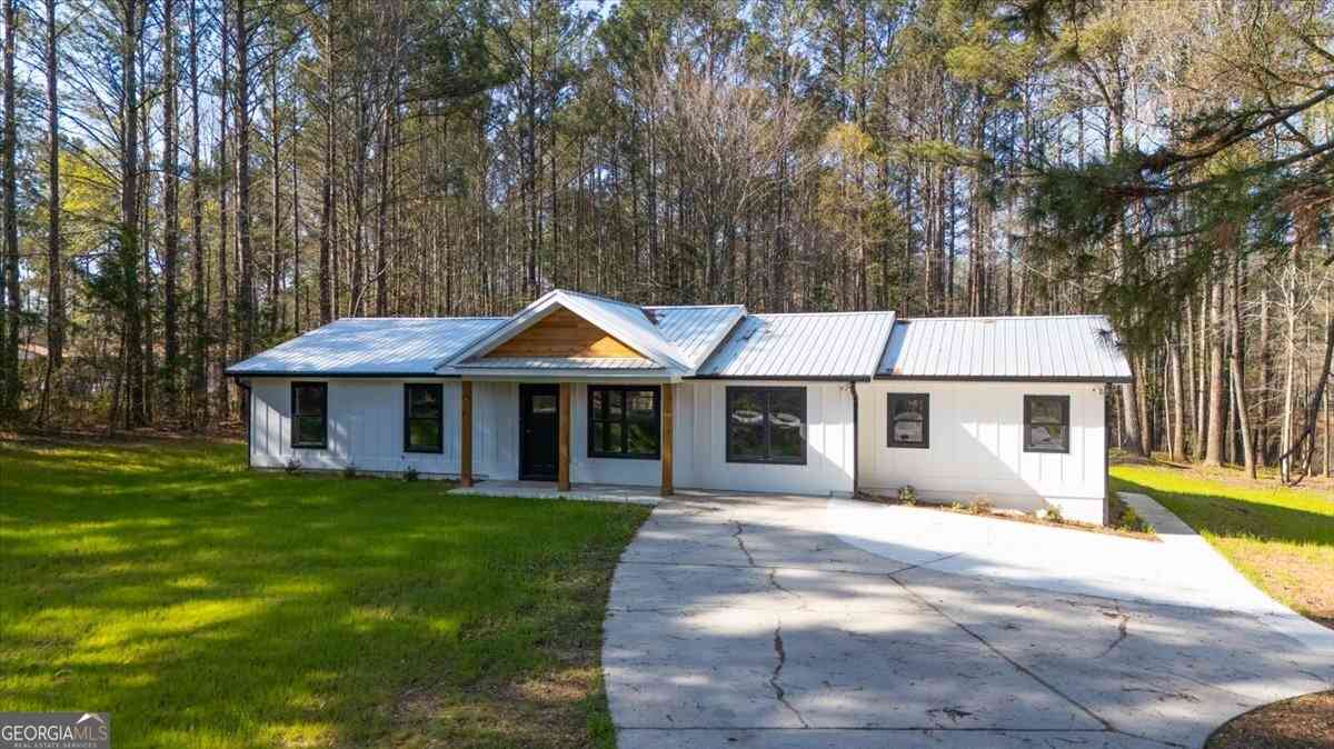 Homes For Sale - 392 Ga Hwy 74<br/> Molena, GA 30258