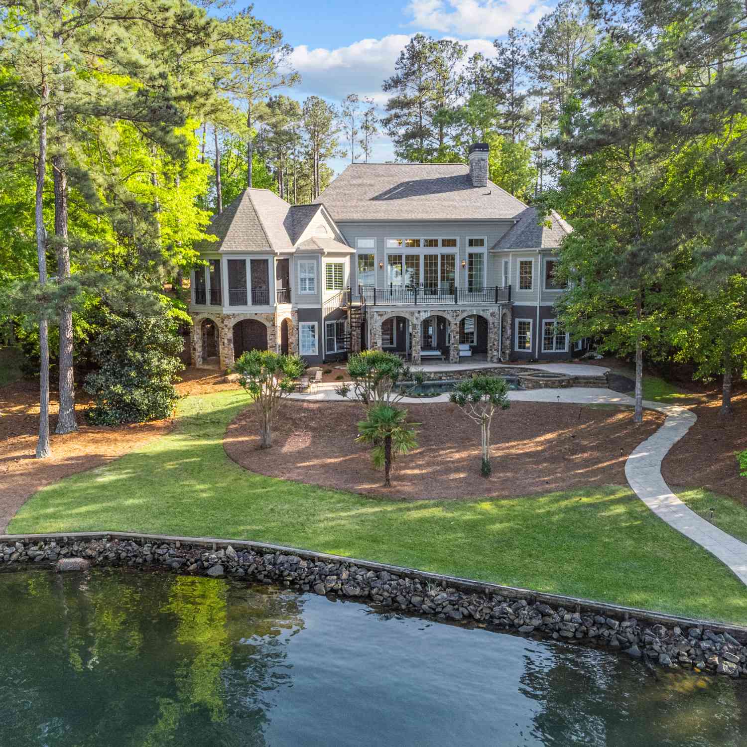 Homes For Sale - 1230 Lake Club Drive<br/> Greene County, Greensboro, GA 30642