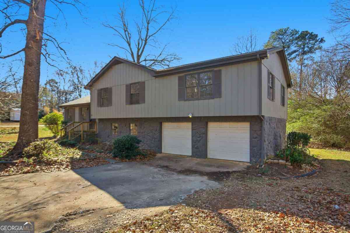 Homes For Sale - 175 Wellington Drive<br/> Mcdonough, GA 30252