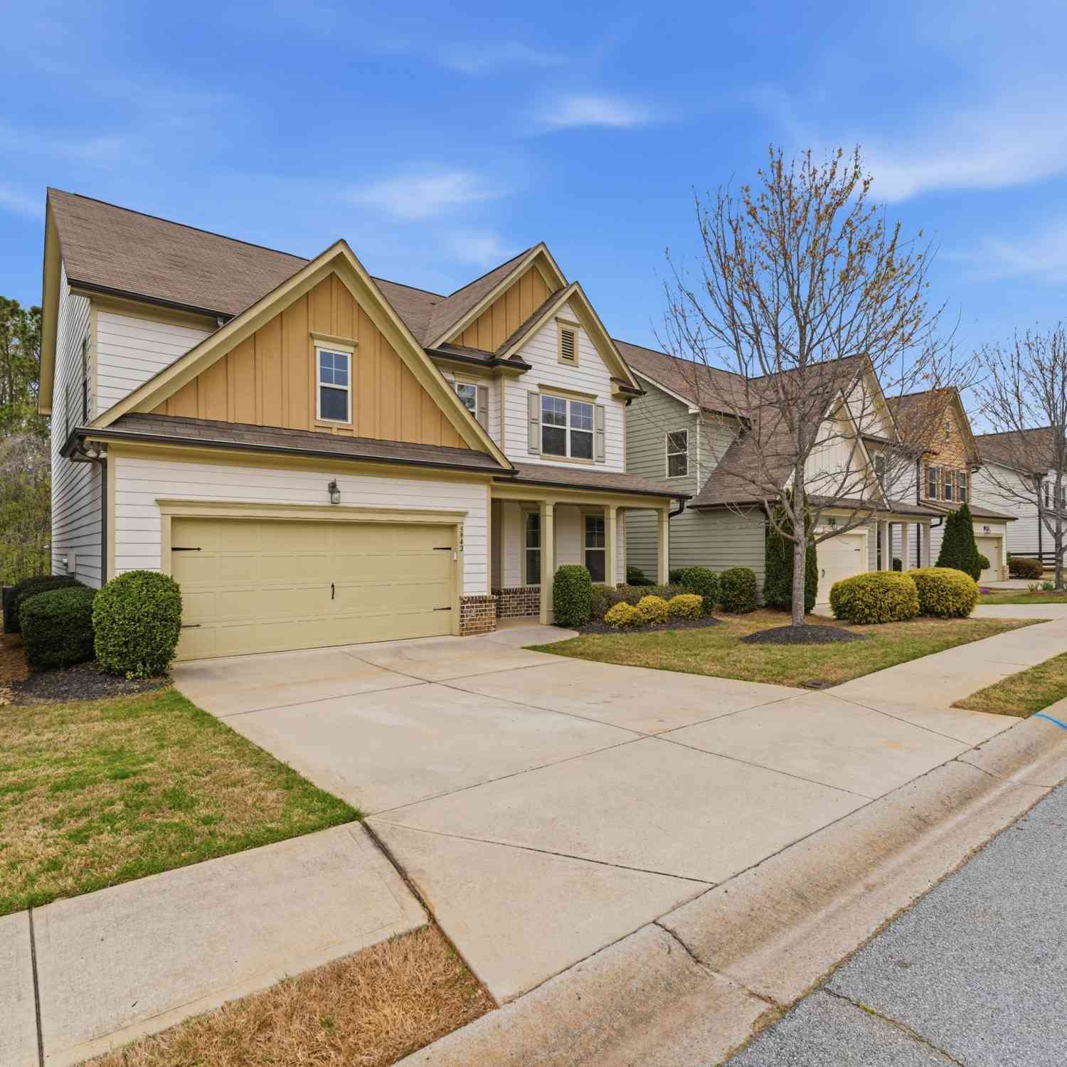 Homes For Sale - 5942 Watersdown Way<br/> Flowery Branch, GA 30542