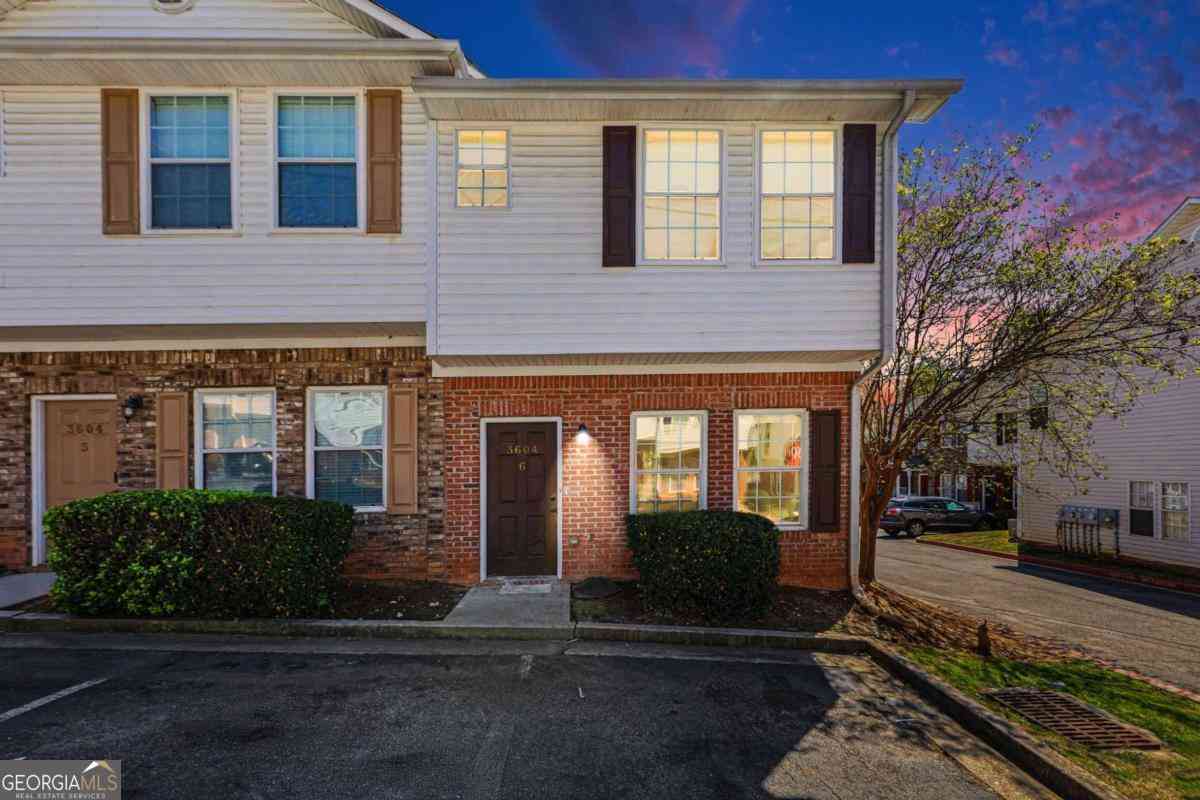Condo For Sale - 3604 Ginnis Road SW #6<br/> Atlanta, GA 30331