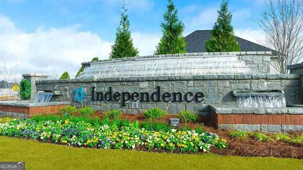 Homes For Sale - 201 Sandy Oak Drive<br/> Loganville, GA 30052