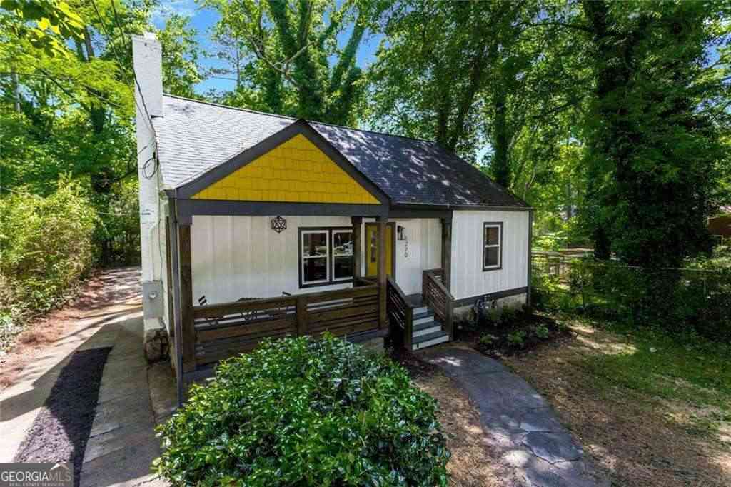 Homes For Sale - 1770 S Olympian Way SW<br/> Atlanta, GA 30310