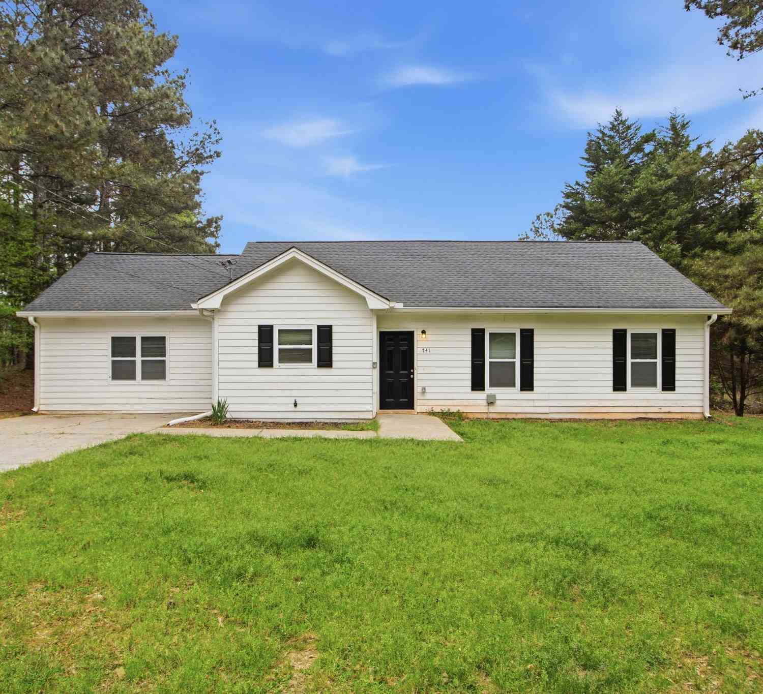 Homes For Sale - 741 Roscoe Davis Road<br/> Monroe, GA 30656